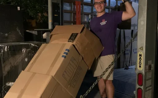 moving truck organization working process